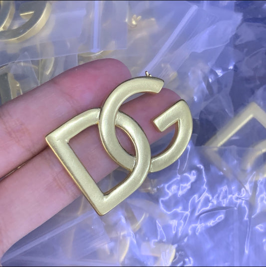 D&G brooch