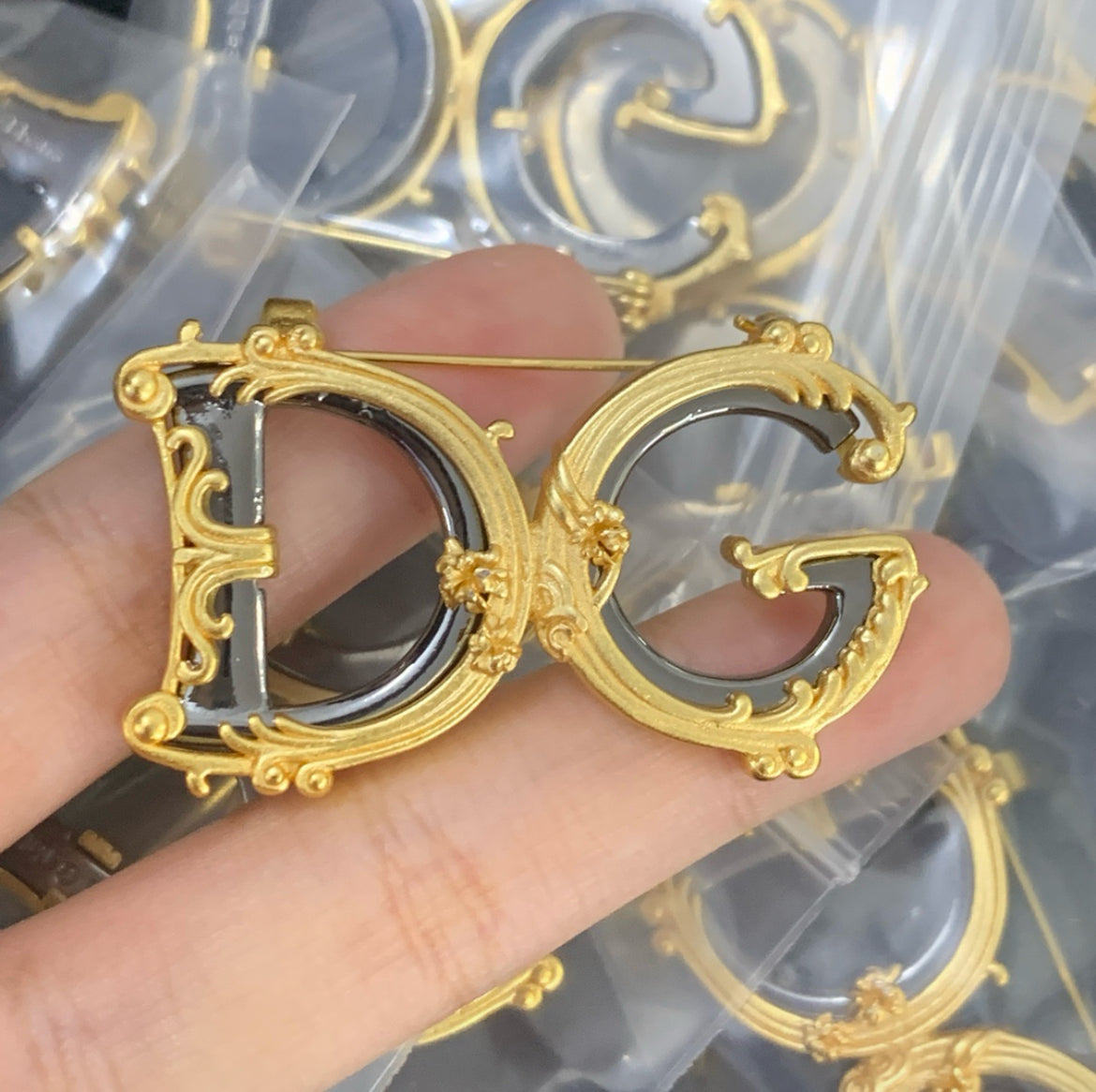 D&G brooch