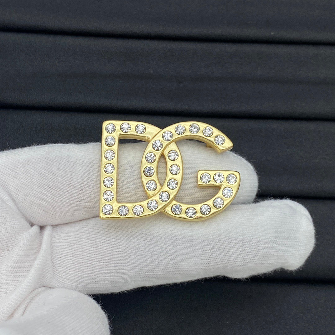 D&G brooch