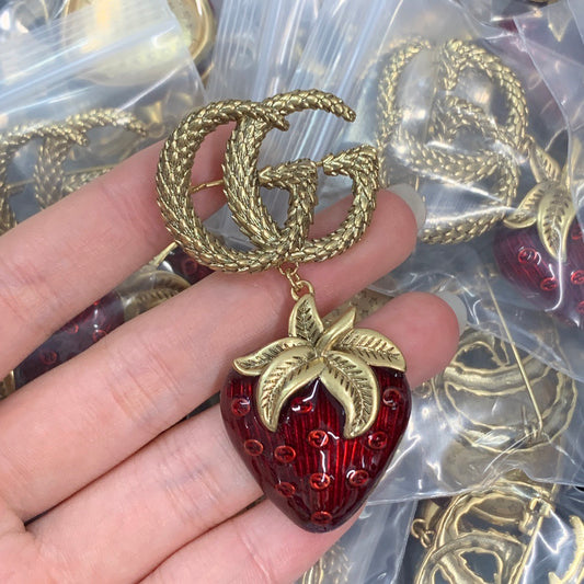 Gucci brooch